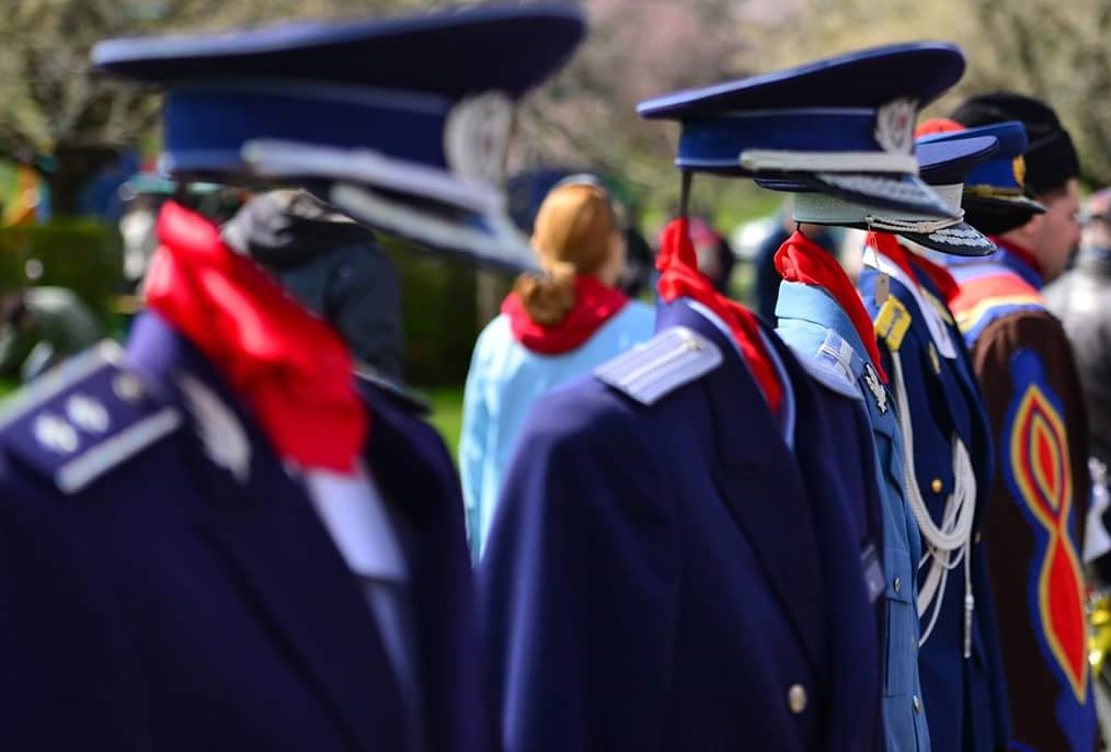 politie-costum-sapca